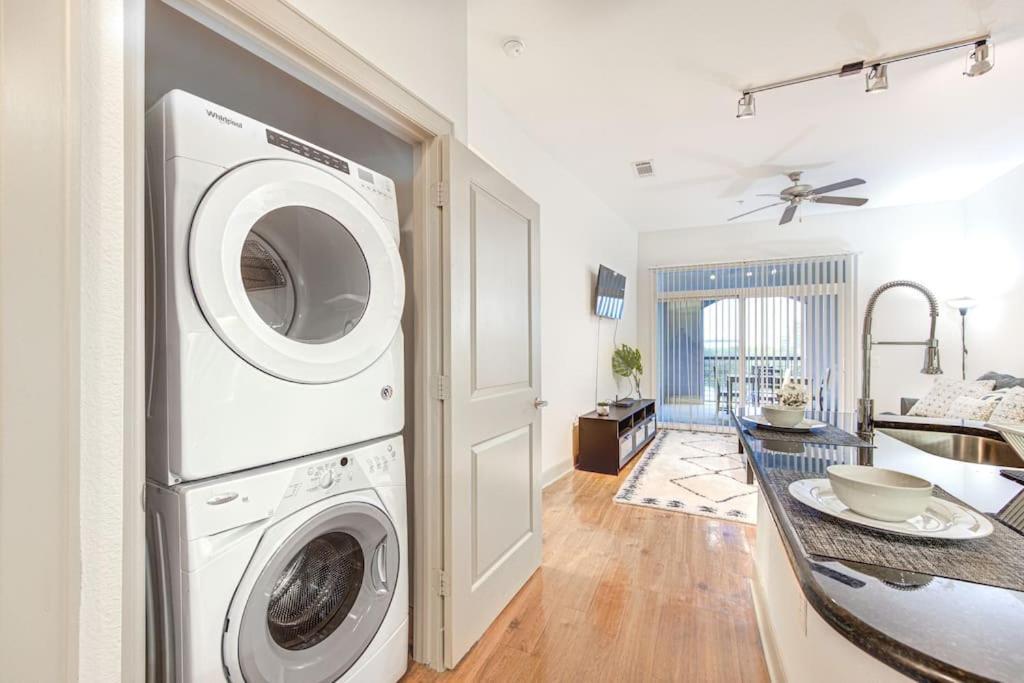 Apartamento Chic 1Br Near Nrg With Pool Wifi Freeparking Houston Exterior foto
