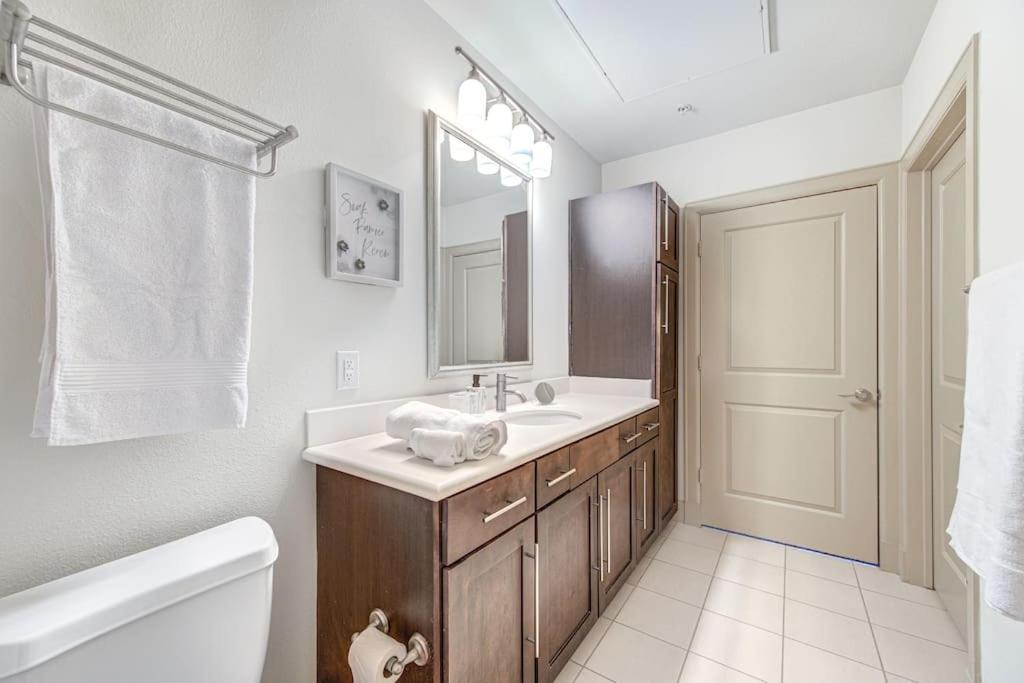 Apartamento Chic 1Br Near Nrg With Pool Wifi Freeparking Houston Exterior foto