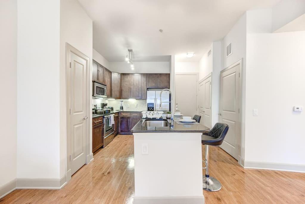 Apartamento Chic 1Br Near Nrg With Pool Wifi Freeparking Houston Exterior foto
