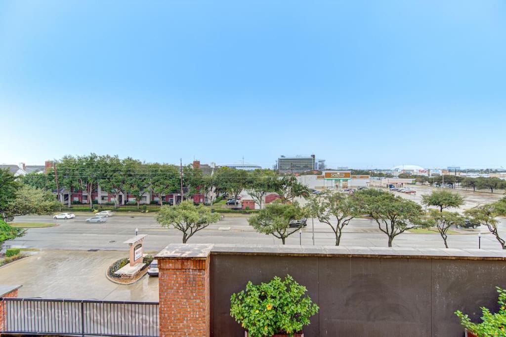 Apartamento Chic 1Br Near Nrg With Pool Wifi Freeparking Houston Exterior foto