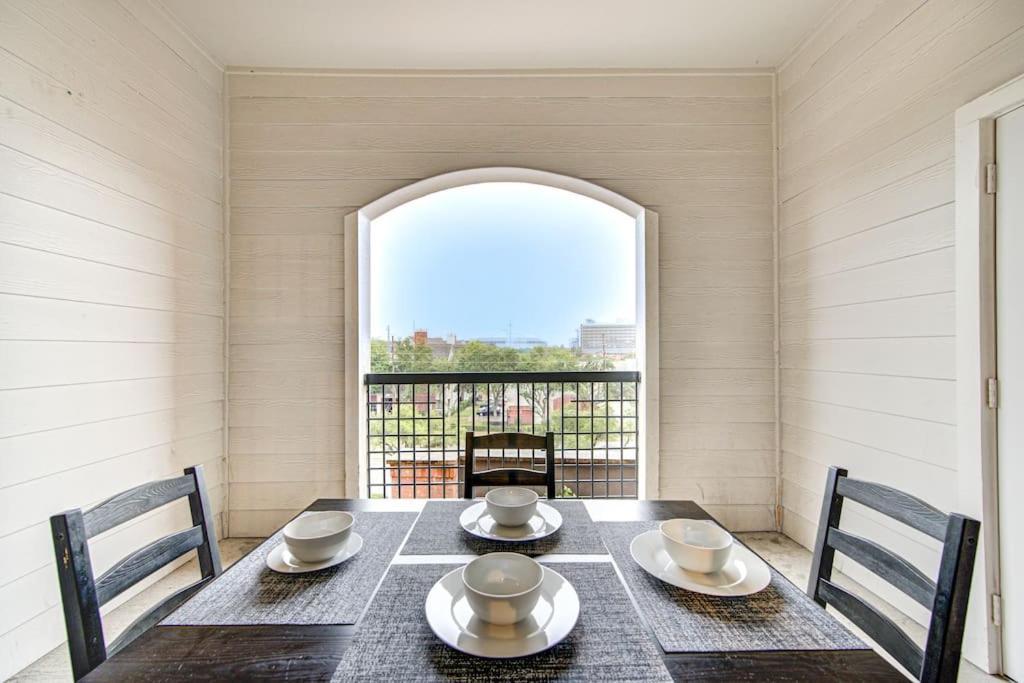 Apartamento Chic 1Br Near Nrg With Pool Wifi Freeparking Houston Exterior foto